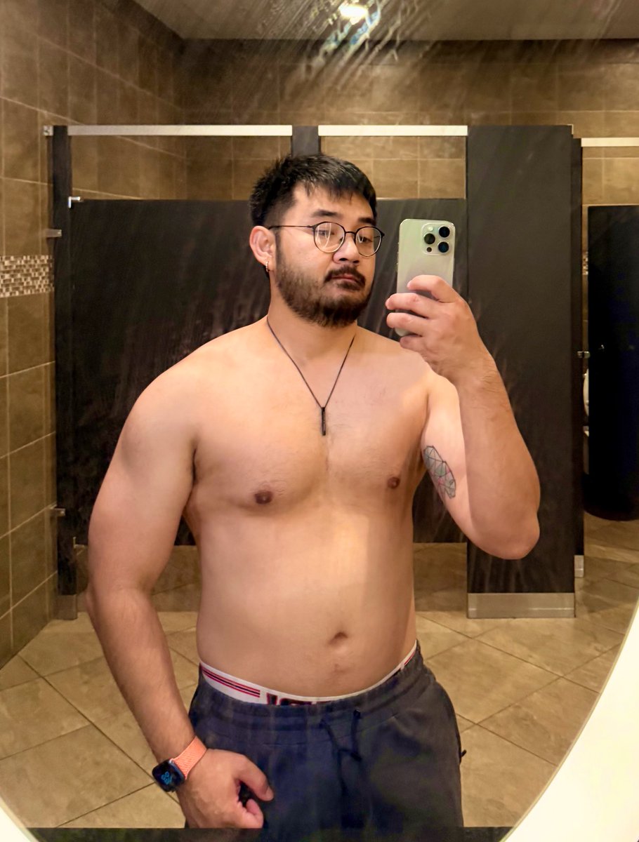 Summer นี้แวบมาอยู่ริมทะเลแถวบอสตันสองเดือน ปั่นจักรยานไปกลับยิม-แลปทุกวันกลางแดดทุกวัน ต้องลีนและผิวแทนแน่นอน 🚲 ☀️