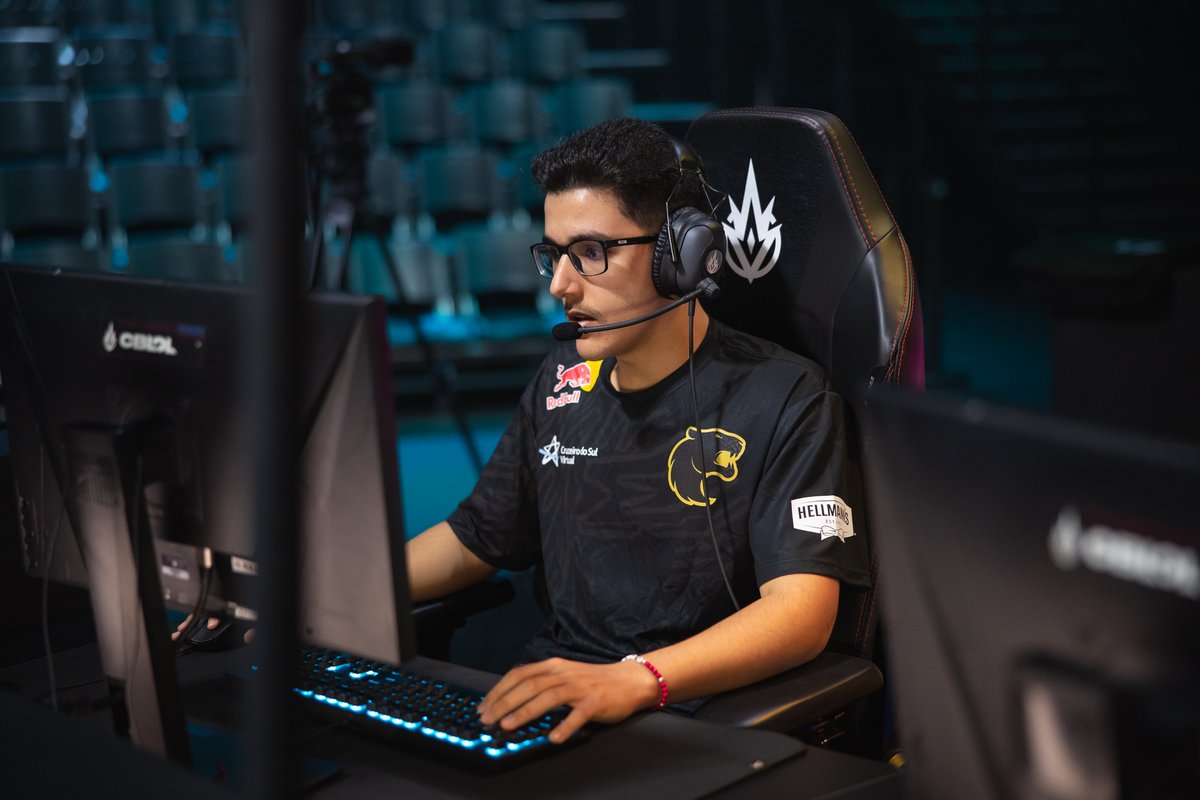 Salve rapaziada Gostaria de anunciar que estou FA e aberto a receber propostas para Circuito Desafiante como suporte, dedicado e em buscas de novas oportunidades
 
RT+Like = ❤