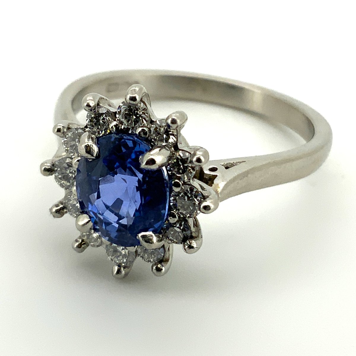 Stunning pre-owned platinum sapphire &amp; diamond cluster ring. Sapphire approximately 2.01ct, diamond approximately 0.45ct, retailing at £3,375.

#jewelworkjewellers #preownedjewellery #platinumrings #platinumclusterring
#sapphireanddiamondrings #clawsetcluster #finejewellery