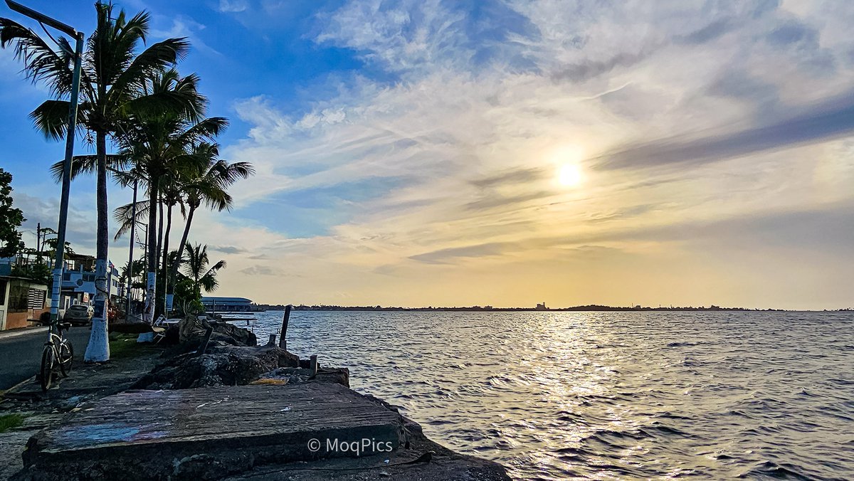 moqjazz's tweet image. Tomada esta tarde desde otra área de Cataño. #PuertoRico #sunset @SLopezTiempo @adamonzon @AWA_013 @DeborahTiempo @BoricuaVasca @EliRobainaTV @bredle @SusanSoltero @CycloforumsPR @NWS @de_espiritual @weatherchannel @NormaOrtizRodr4 @KevinDelbrey @GuaybanaJota @NatGeo @FlorLluch