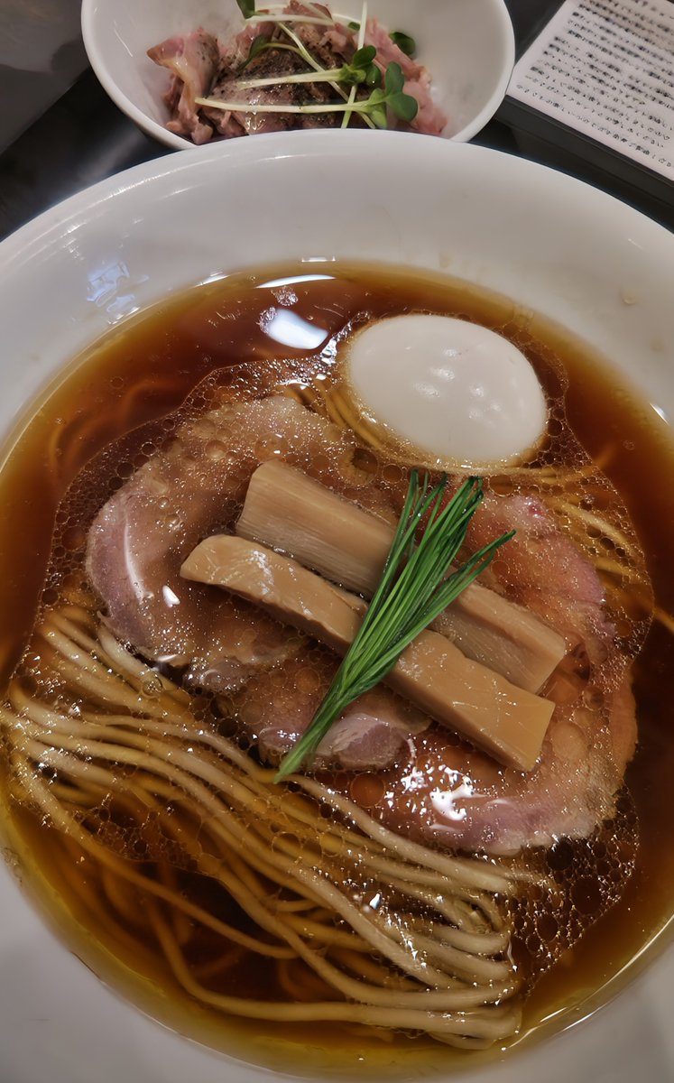 jun00jun11's tweet photo. おはようございます☀
面影橋
らぁ麺 やまぐち🍜✨✨
味玉鶏そば🎵🎵
本日も宜しくお願い致します🍺 https://t.co/SahJfFLzMs
