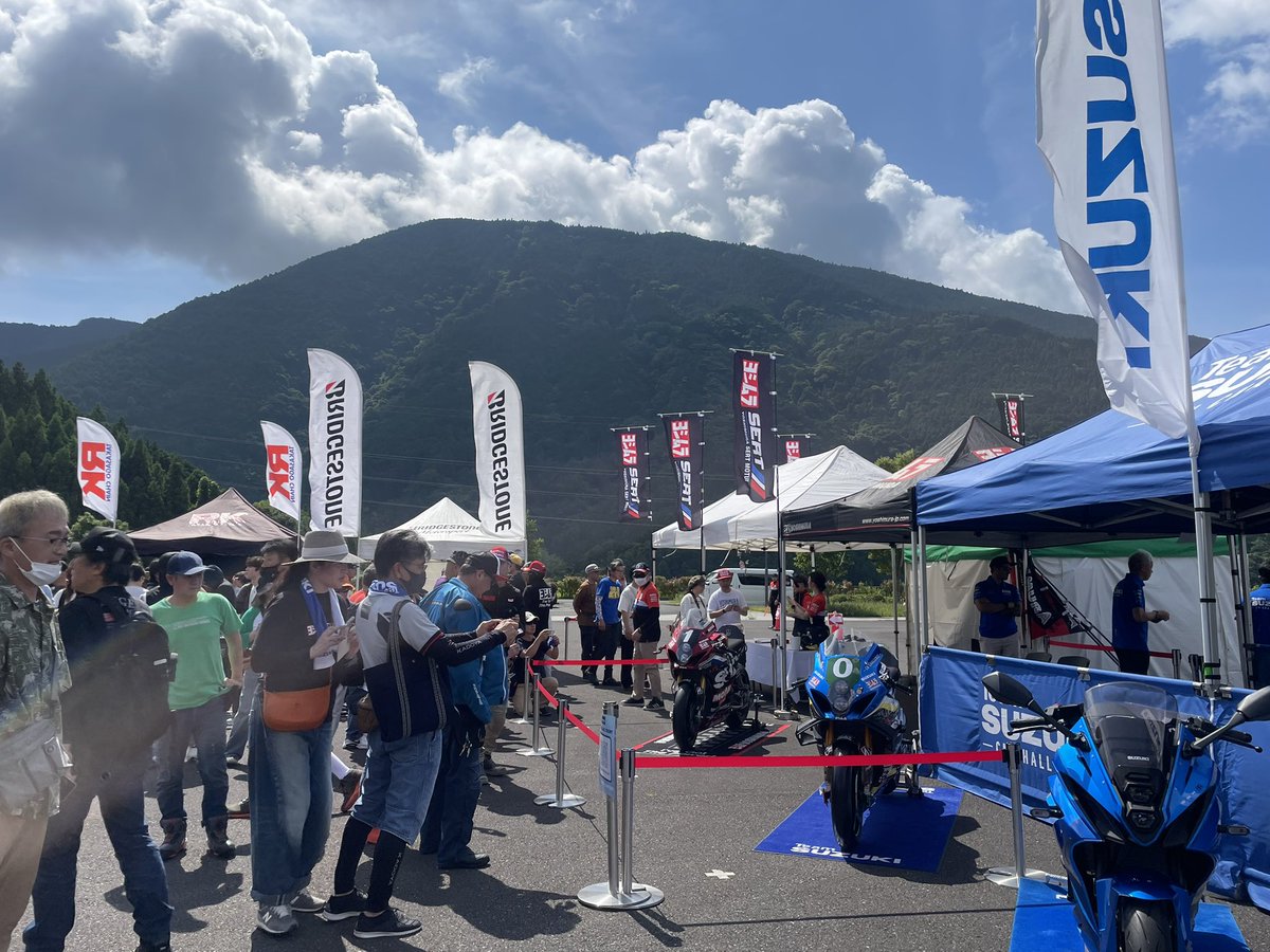 Team SUZUKI CN Challenge チームスズキCNチャレンジ (@teamsuzukicn) on Twitter photo ヨシムラツーリングブレイクタイムin清水🏍️
開場しました!
既に沢山の方にお越しいただいています🔥
これから来る方も、暑いですので気をつけてお越しください!
#TeamSuzukiCNChallenge #TeamSuzuki <a href="/Yoshimura_JPN/">ヨシムラジャパン YoshimuraJPN</a> ヨシムラツーリングブレイクタイムin清水🏍️
開場しました!
既に沢山の方にお越しいただいています🔥
これから来る方も、暑いですので気をつけてお越しください!
#TeamSuzukiCNChallenge #TeamSuzuki <a href="/Yoshimura_JPN/">ヨシムラジャパン YoshimuraJPN</a>