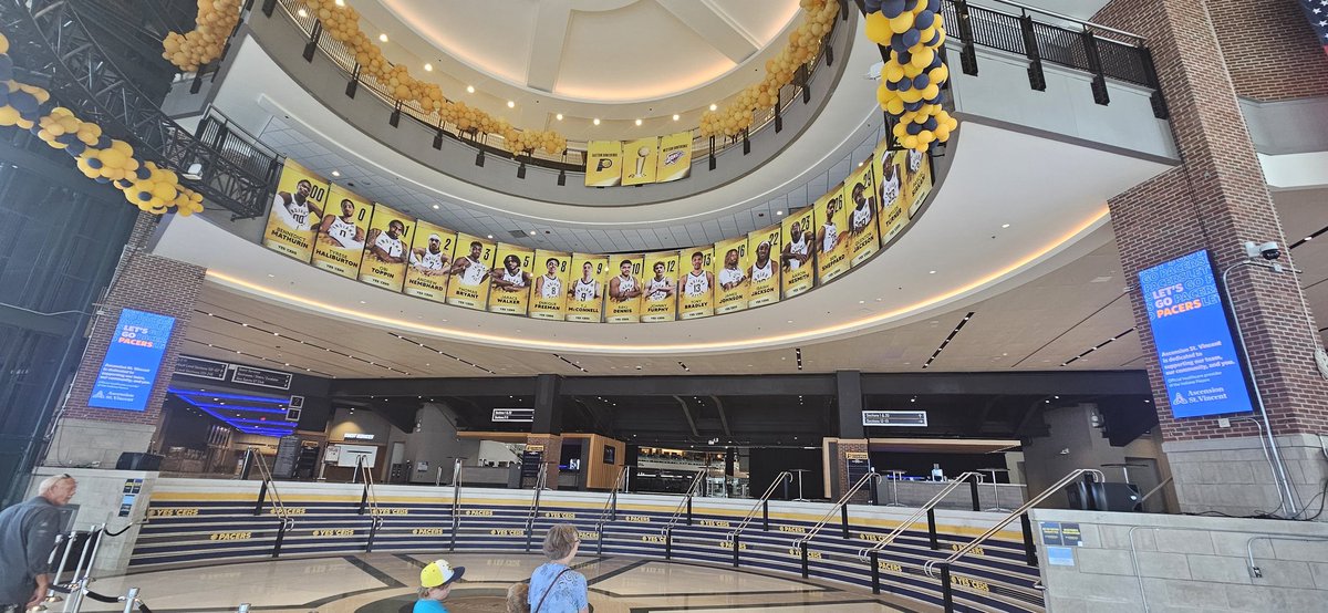 DAVON CHRISTOPHER (@chrisd107) on Twitter photo Great team win last night!! It was cool seeing the inside of your place of employment!! <a href="/Pacers/">Indiana Pacers</a> #pacers #GainbridgeFieldhouse <a href="/GainbridgeFH/">Gainbridge Fieldhouse</a> Great team win last night!! It was cool seeing the inside of your place of employment!! <a href="/Pacers/">Indiana Pacers</a> #pacers #GainbridgeFieldhouse <a href="/GainbridgeFH/">Gainbridge Fieldhouse</a>