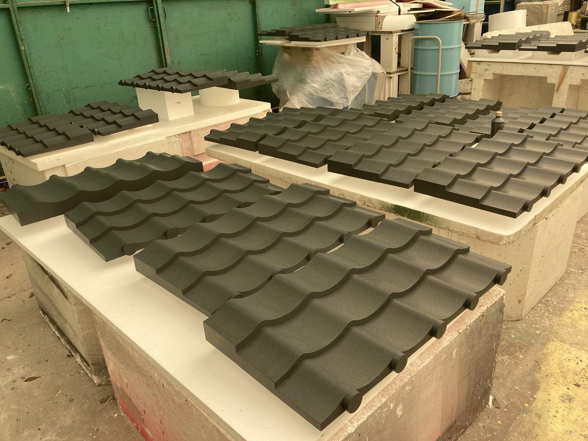 おはようございます。千葉県印西市の天気は☁️☀️
そして本日は　#夏至の日

一年で最も昼が長い日です🕛
仕事終わりにまだ外が明るいこの時期がすごく好きです😊

明るい時間を存分に使って、仕事もフル稼働していきましょう🏋️今日も発泡スチロールに命を吹き込みます☀️