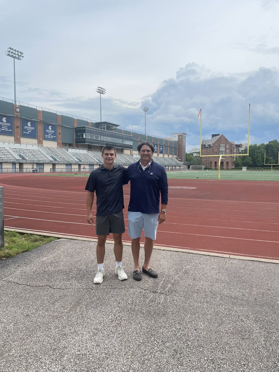 LucasGordon02's tweet image. Thank you @jefframsey8 for setting up a great visit at Case Western Reserve Union. I had a great time and learned a lot about @CWRUFootball and their offense!