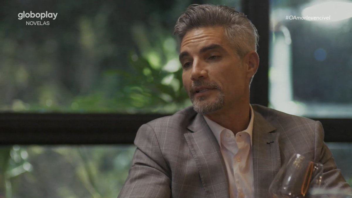 O Calixto tá usando o nome do Ramsés. Se ele descobrir, vai ser mais uma na lista de assassinatos #OAmorInvencível