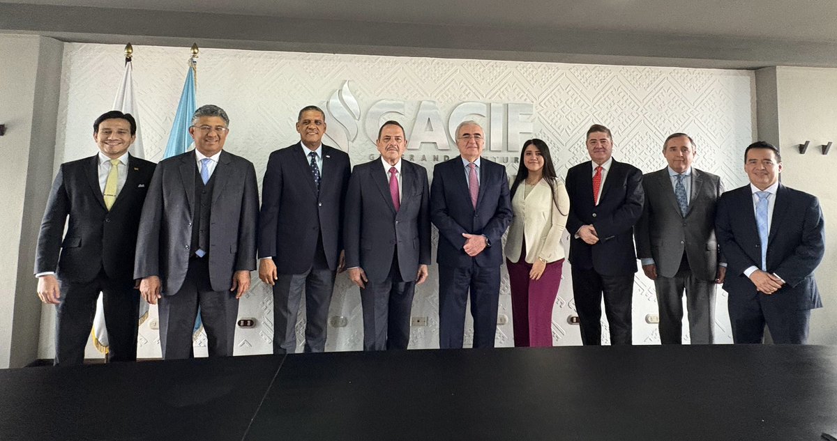 Presidente de ANEP, Agustín Martínez, asume Presidencia Protémpore de Consejo Empresarial del Proyecto Mesoaméricano, iniciativa de integración regional que busca promover el desarrollo económico y social.

#integración #desarrollo #cooperación

Integrado por:
🇧🇿🇨🇷🇬🇹🇸🇻🇳🇮🇵🇦🇲🇽🇭🇳