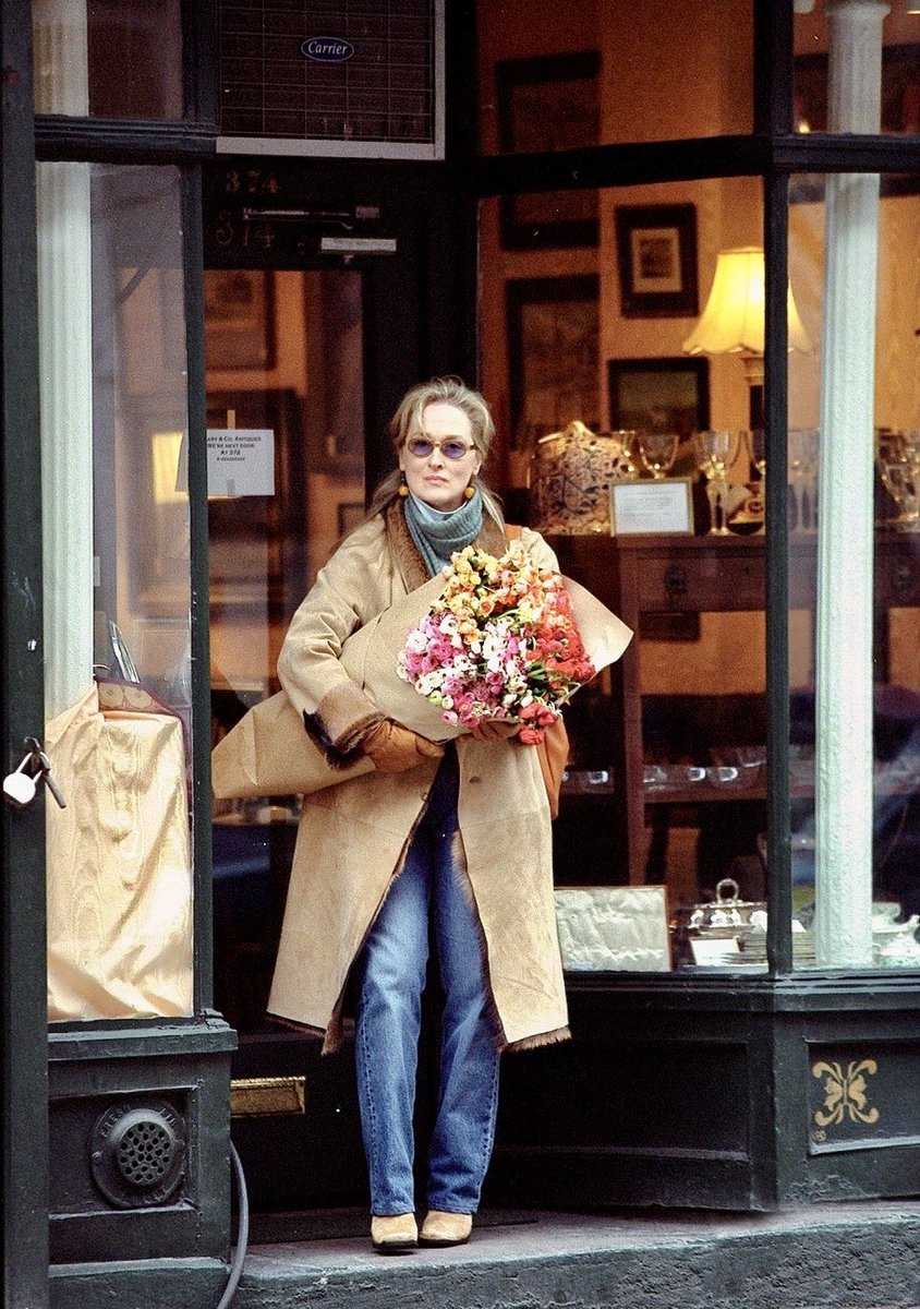 Mrs. Dalloway said she would buy the flowers herself💐