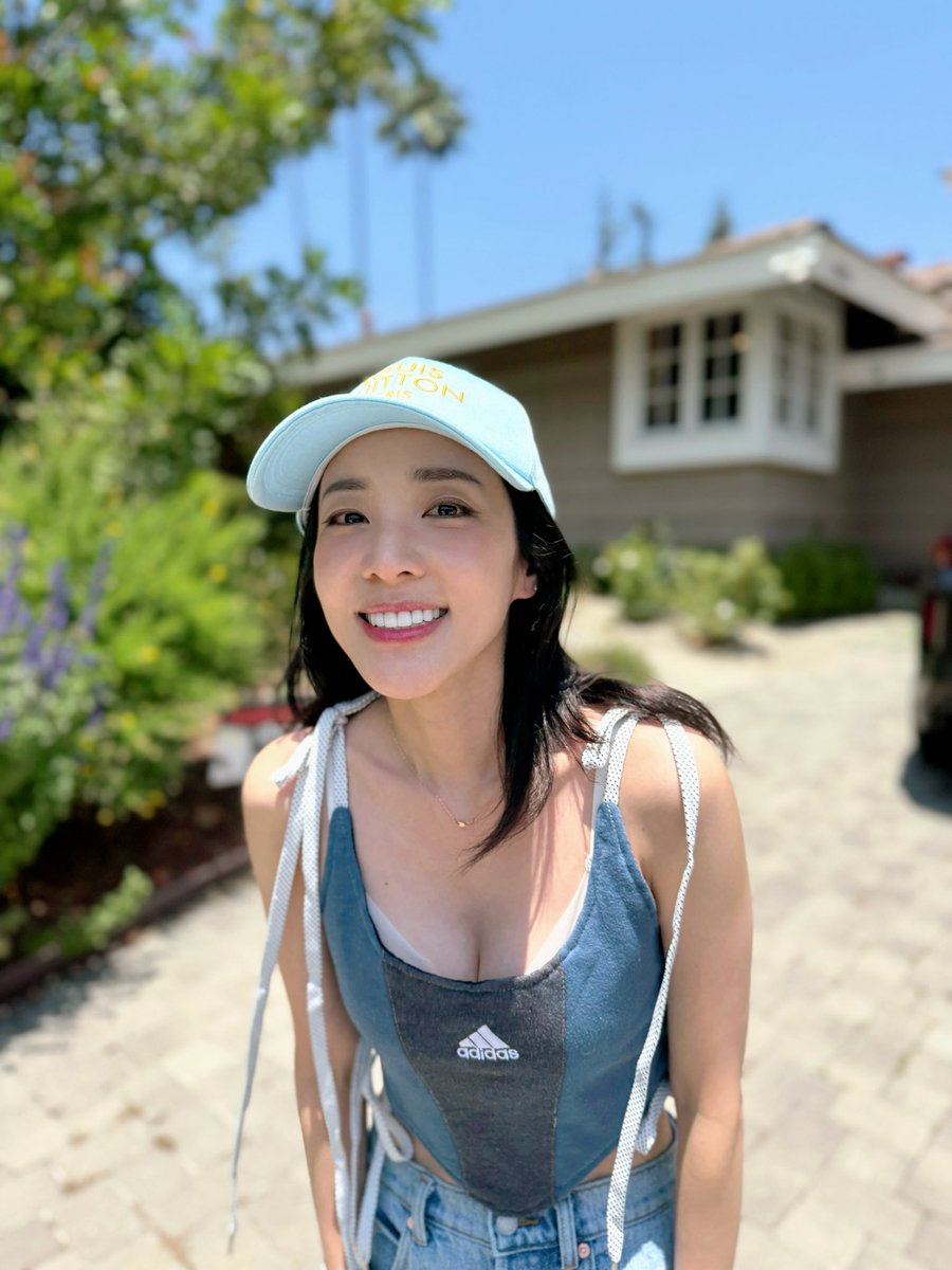 krungy21's tweet photo. 🌧️☀️🌈🍀 https://t.co/DyH5Z03SIE