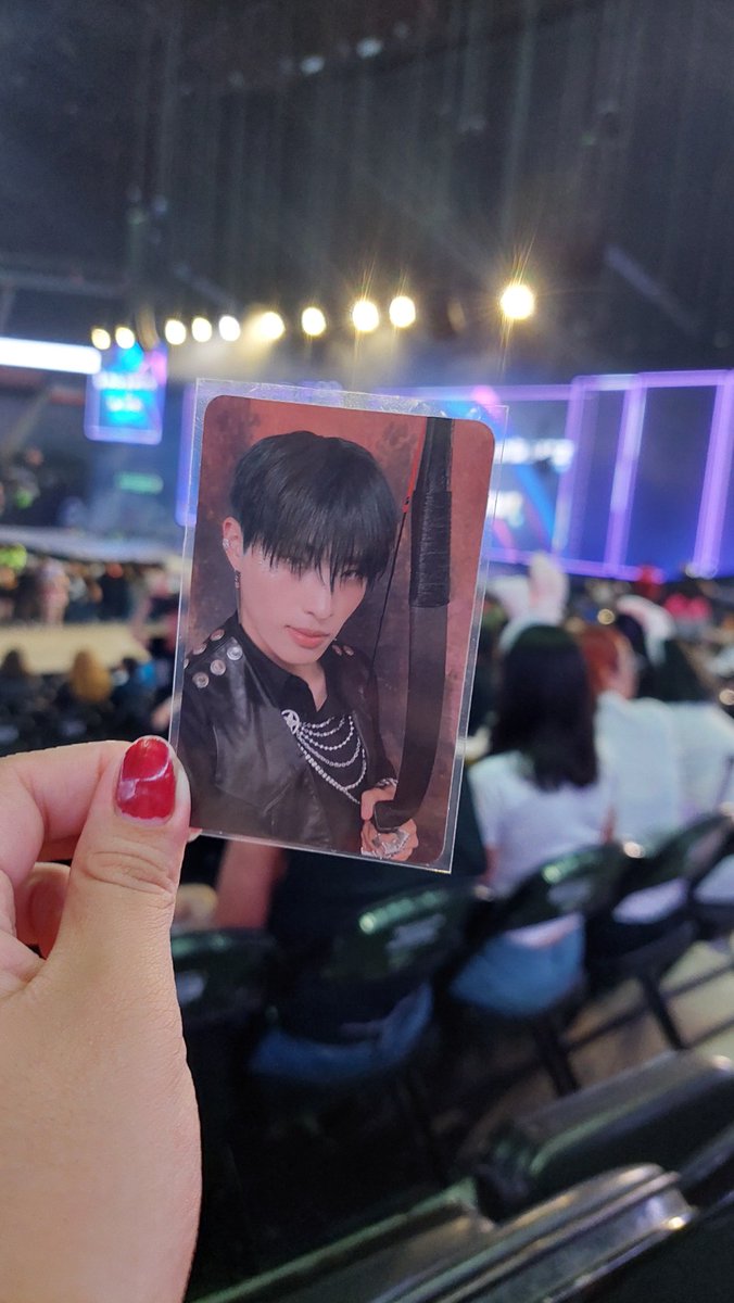 hyunjnswift's tweet photo. esta es la familia que destruiste 💔 @studiopav_latam
#P1HARMONYENCDMX #MostWantedInCDMX @studio_pav https://t.co/x68dzPpGB4
