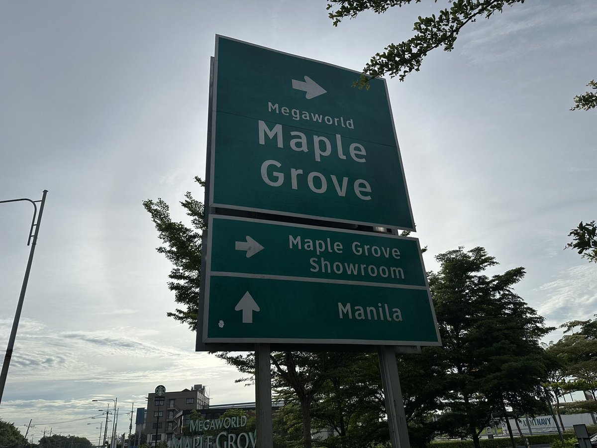 Jacob_338's tweet image. 今日は最近土曜日に始めた5kmウォーキング。最近お気に入りのMaple Groveに来ました。朝はランニングやウォーキングしている方が多いです。道路がキレイに整備されていてとても歩きやすいです。緑が沢山あるので鳥のさえずりも良きです。明日はここをランニングする予定です。

#MapleGrove #Walking