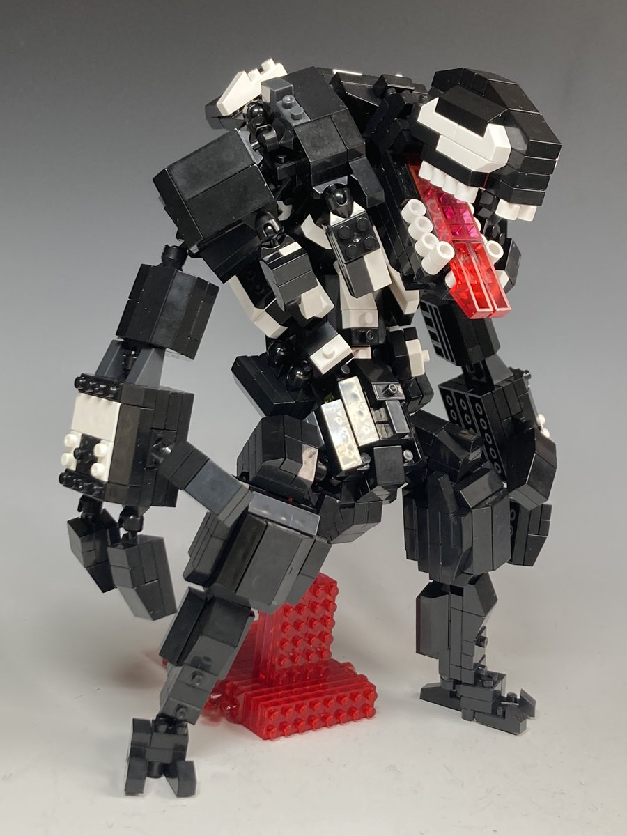 Daisoプチブロックでヴェノムを作りました。　

リプ欄ありです。
#プチブロック
#格好いい俺の機体を自慢したいだけ