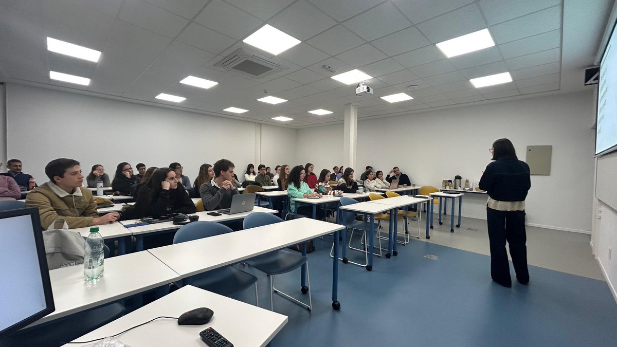HumanidadesUM (@humanidadesum) on Twitter photo La semana pasada, alumnos de todas la carreras de la <a href="/UnivMontevideo/">Universidad de Montevideo</a> se encontraron para hablar de un tema que nos atraviesa a todos: el amor. Hacé click y enterate de más 👇🏻 La semana pasada, alumnos de todas la carreras de la <a href="/UnivMontevideo/">Universidad de Montevideo</a> se encontraron para hablar de un tema que nos atraviesa a todos: el amor. Hacé click y enterate de más 👇🏻