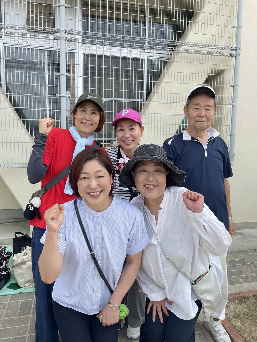 kiboukousaizan's tweet image. #第20回久宝寺コミセングランドゴルフ大会⛳️開会式へ。
試合開始すぐにホールインワンがでていました‼︎すごいです✨
暑いので熱中症に注意しながら頑張ってください。
主人も青少年指導員コミセン担当として準備、選手として出ています😊
役員の皆さまありがとうございます！
#健康増進
#健康寿命