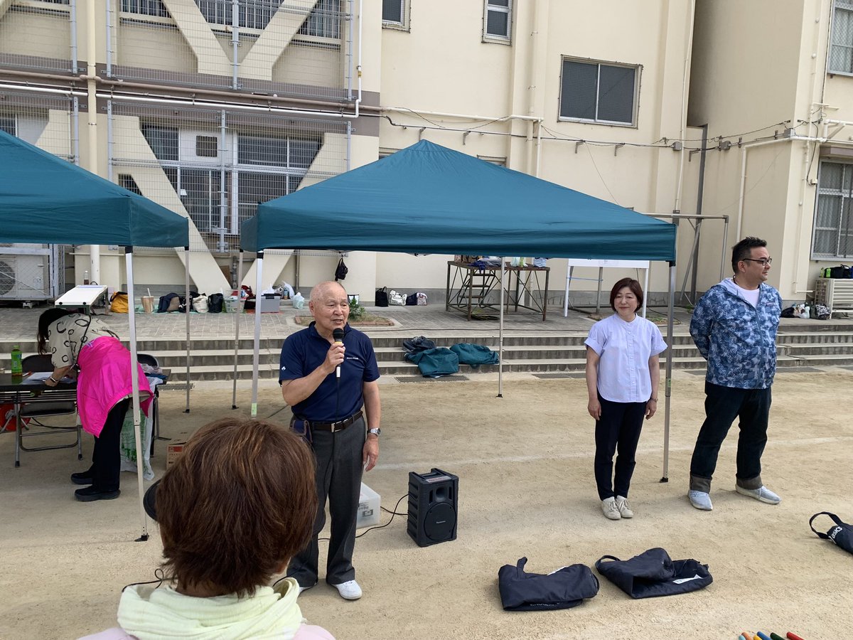 kiboukousaizan's tweet image. #第20回久宝寺コミセングランドゴルフ大会⛳️開会式へ。
試合開始すぐにホールインワンがでていました‼︎すごいです✨
暑いので熱中症に注意しながら頑張ってください。
主人も青少年指導員コミセン担当として準備、選手として出ています😊
役員の皆さまありがとうございます！
#健康増進
#健康寿命