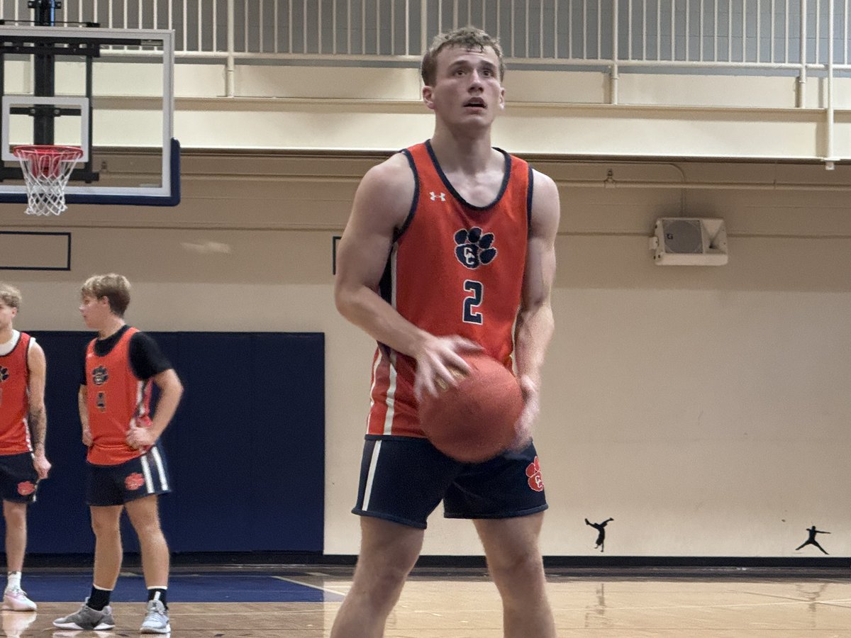 BOYS: Grayson County 49 Rockcastle County 41 | FINAL

The Cougars close the game on a 27-4 run and comeback from 22 down to pull off a huge win.