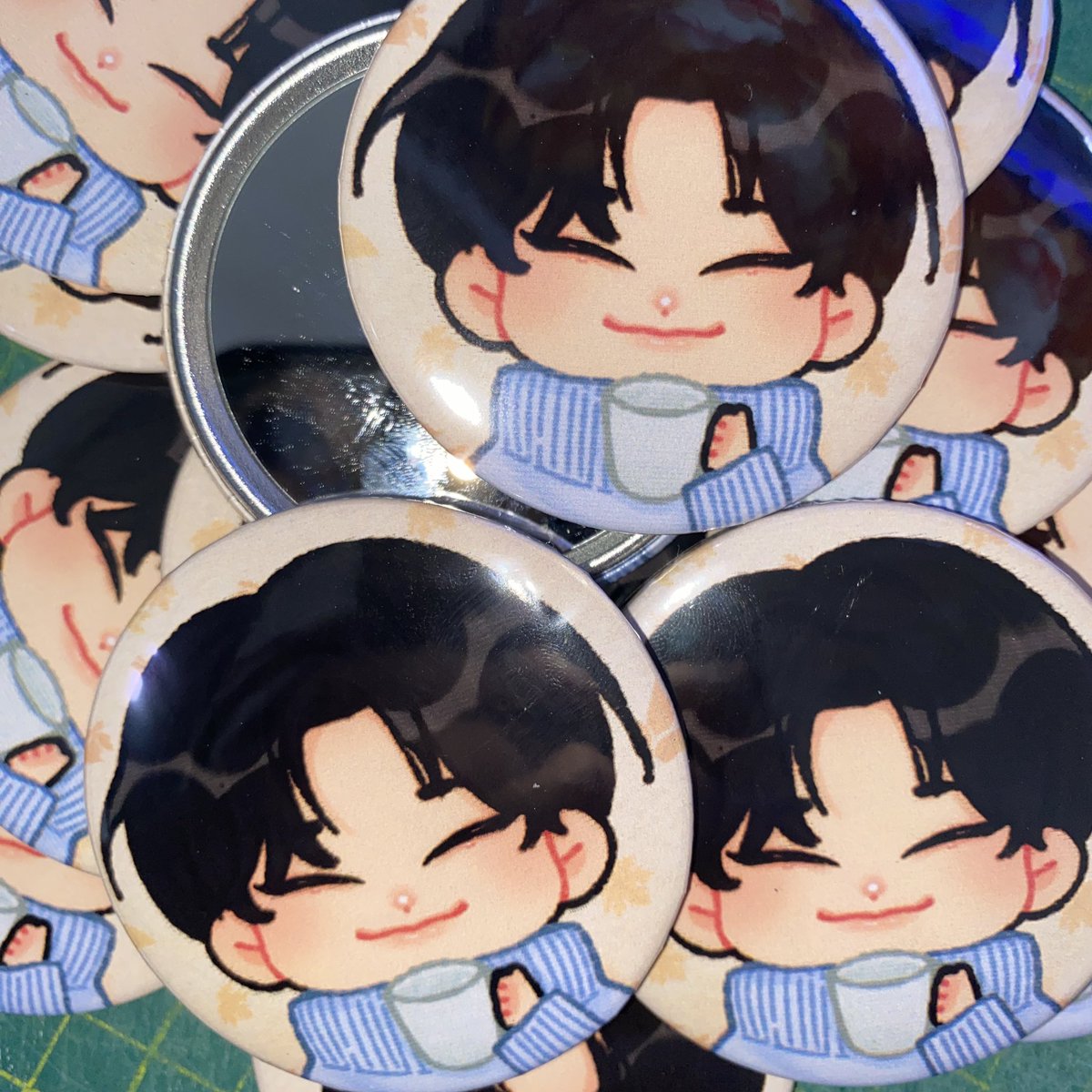acicarts's tweet photo. Thank you so much for trusting .ᐟ ˶ᵔ ᵕ ᵔ˶ 
#bbnyuprints ㅤᵕ̈

𐙚 Glossy and matte coat mirror badge with packaging

🏷️ printing service ph wts lfb prints print comms concert freebies event fan support rush cse https://t.co/CIZeXx0W0i