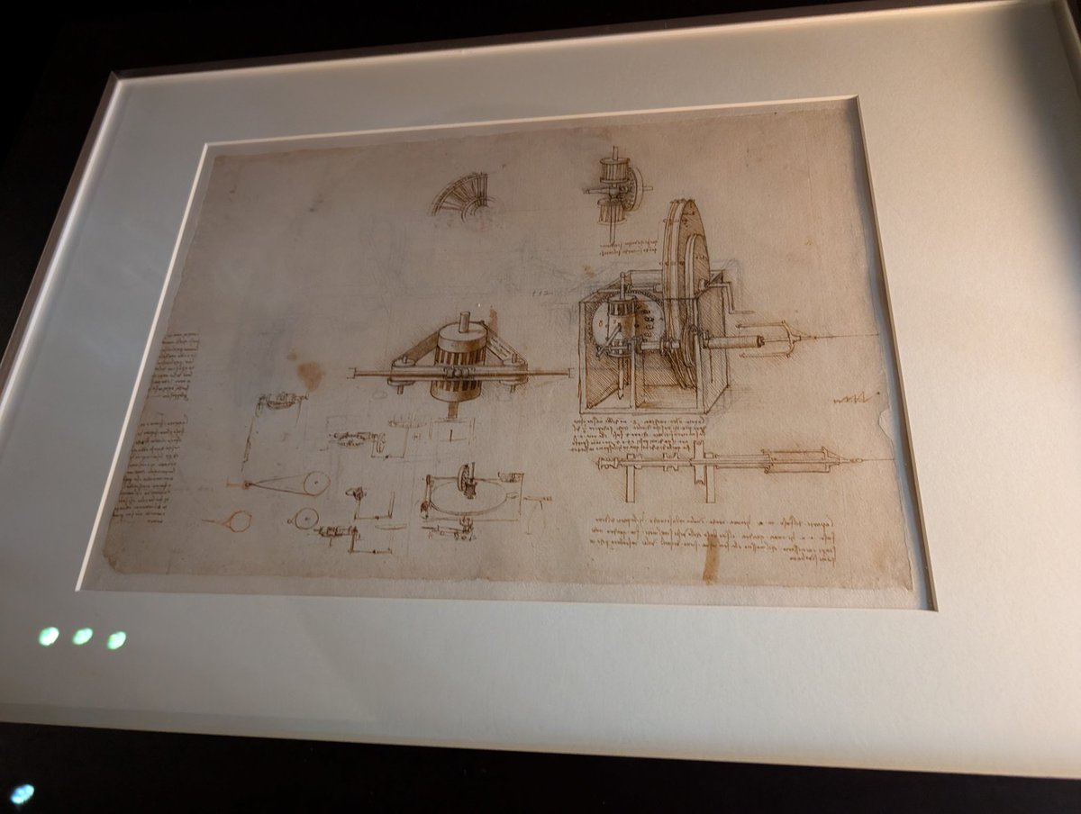 ぴゃー「レオナルド・ダ・ヴィンチが書いた図面ぴゃ〜🤗」
ぴかりん「うおおおおおぴか🤗」
ぴゃー「紙だから残ってるぴゃ〜ね😏現代だとなんでも電子データだから熱で溶けちゃうし、誰が書いたかなんてよくわかんなくなるぴゃーね🫠」
#万博2025