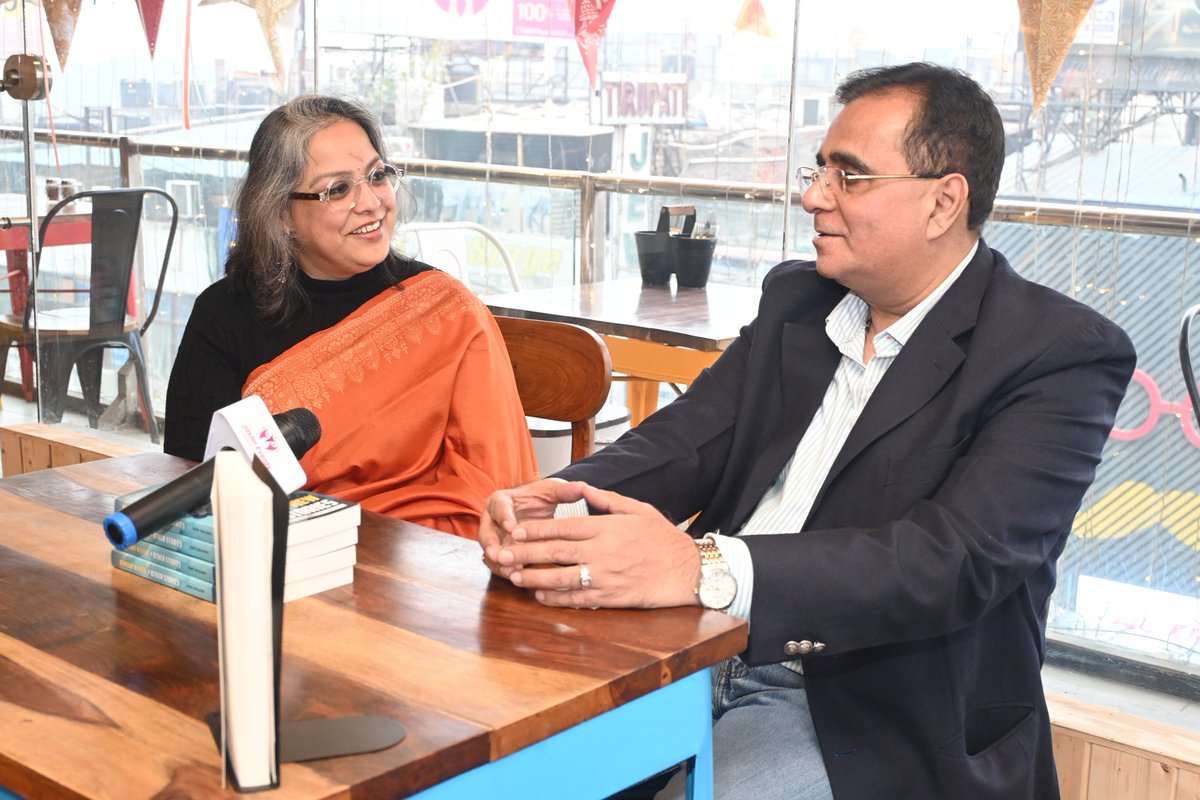 thenitinrs's tweet photo. [Date: Feb 20, 2024]
Thrilled to be part of the captivating book launch event at The Reader's Cafe, Noida, organized by Jashn Events. Congratulations to Ravi Valluri on the launch of 'Bombay Review &amp; Other Stories' – an inspiring evening celebrating literature and shared stories. https://t.co/4aWOliEVDv