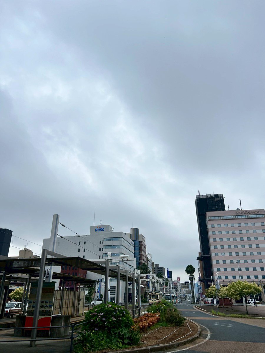 trainino10's tweet photo. 今日はこの4人のメンバーで2度目の乗車です！
あいにくの曇り☁️︎︎ですが精一杯頑張ります💪 https://t.co/WmzspDByC6