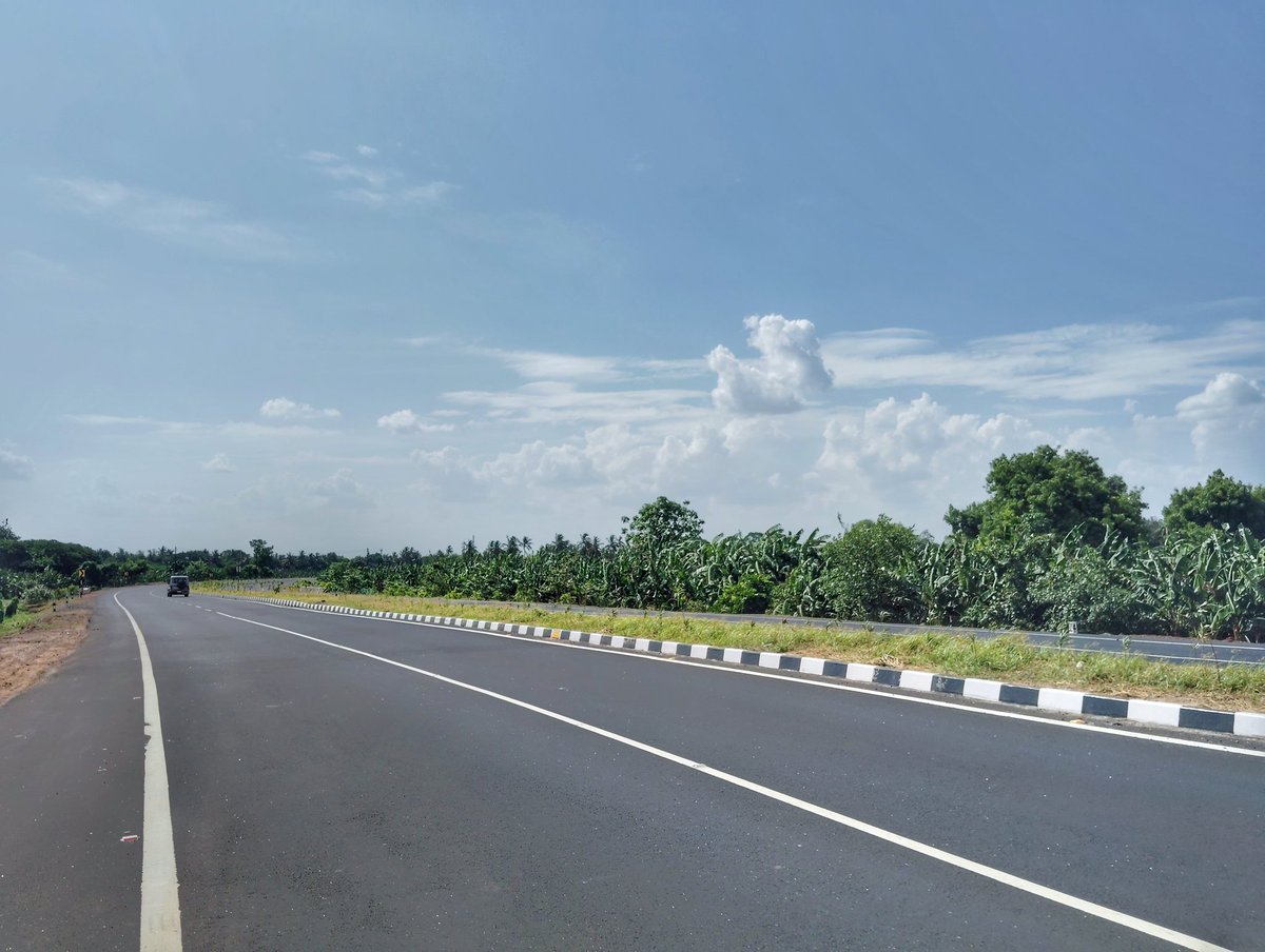 UpdatesTanjore's tweet photo. Nice drive on Thiruvaiyaru Outer Bypass Road! #NH136 🚗🛣️✨

 #Thiruvaiyaru #ThanjavurRoads 💚 https://t.co/DGEHVL2FLT