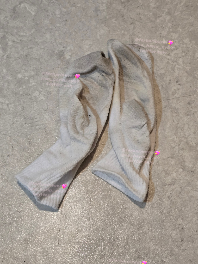 니가 환장하는 꼬랑내 양말

#페티시 #발냄새 #맨발 #팁토
#여자발냄새 #발노예 #신던스타킹
#중고양말 #흰양말 #더러운양말
#능욕 #애액 #입던팬티