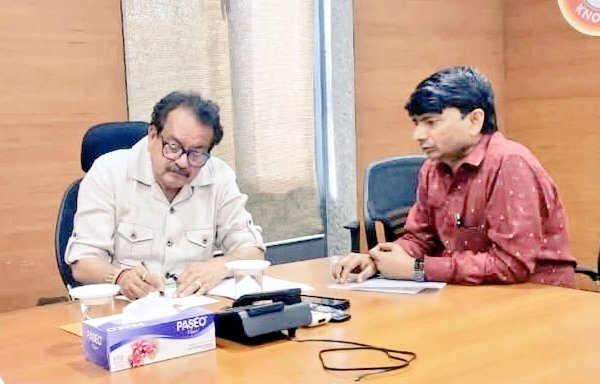 Jiturawalbjp's tweet image. भारत सरकार में केन्द्रीय राज्य मंत्री एवं जन प्रिय नेता सांसद आगरा माननीय श्री @spsinghbaghelpr जी आपको जन्मदिन की हार्दिक बधाई एवं शुभकामनाएं।🌹
वृन्दावन बांके बिहारी लाल जी की कृपा आप पर सदैव बनी रहे,🙏
@BJP4India @BJP4UP
#SPSinghBaghel