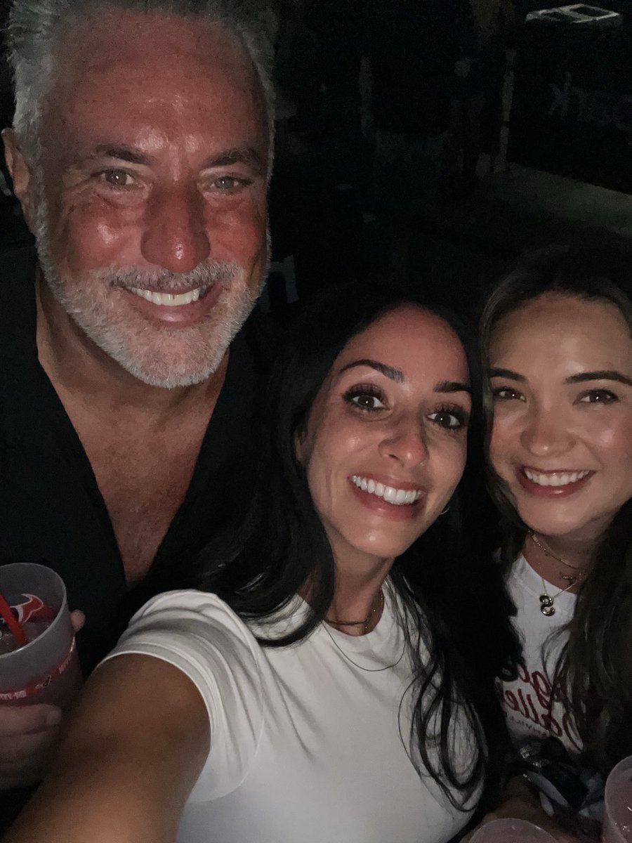 HSchroyer's tweet image. Morgan Wallen with my two favorite Ladies! HERE WE GEAUX!