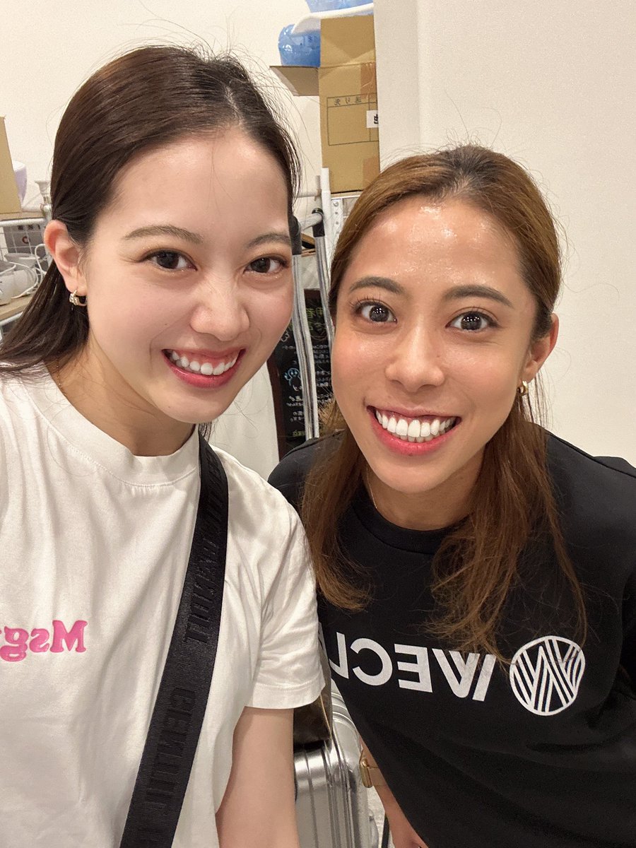 we_miku39's tweet photo. 育成トレーナーの南さん🧘🏼♀️✨🧡
南さん居なかったら研修を1人で乗り越えることはできなかったな、って思います。
トレーナーの前に"人として"
心から尊敬ができて、自分を愛してあげる心も持たせてくれた南さん💓
関西を盛り上げてきます🫱🏽🫲🏼🔥✨
#WECLE
#明るい
#笑顔
#親しみやすさ https://t.co/y5XlNYeQ57