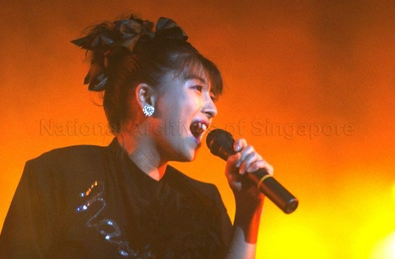 sida_eee's tweet photo. Naoko Kawai performs at Singapore River Hongbao Special 1988 Variety Show

New-old pictures from the National Archives of Singapore.

I can't request high quality photos due to some reason (Site wouldn't proceed when clicking😭)

Anyways, thank you, Singapore! https://t.co/EWQEL8cVh7