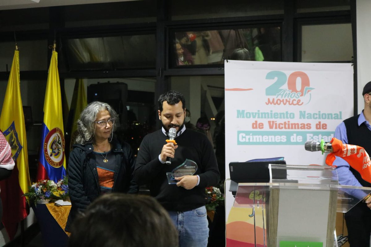 ✊🏼 Extendemos nuestro reconocimiento al <a href="/Movicecol/">Movice</a> por su vigésimo aniversario de lucha, resistencia y persistencia por los derechos de las víctimas de crímenes de Estado y la preservación de la dignidad, justicia, verdad y memoria.

¡Que nunca se apague la luz de la esperanza!