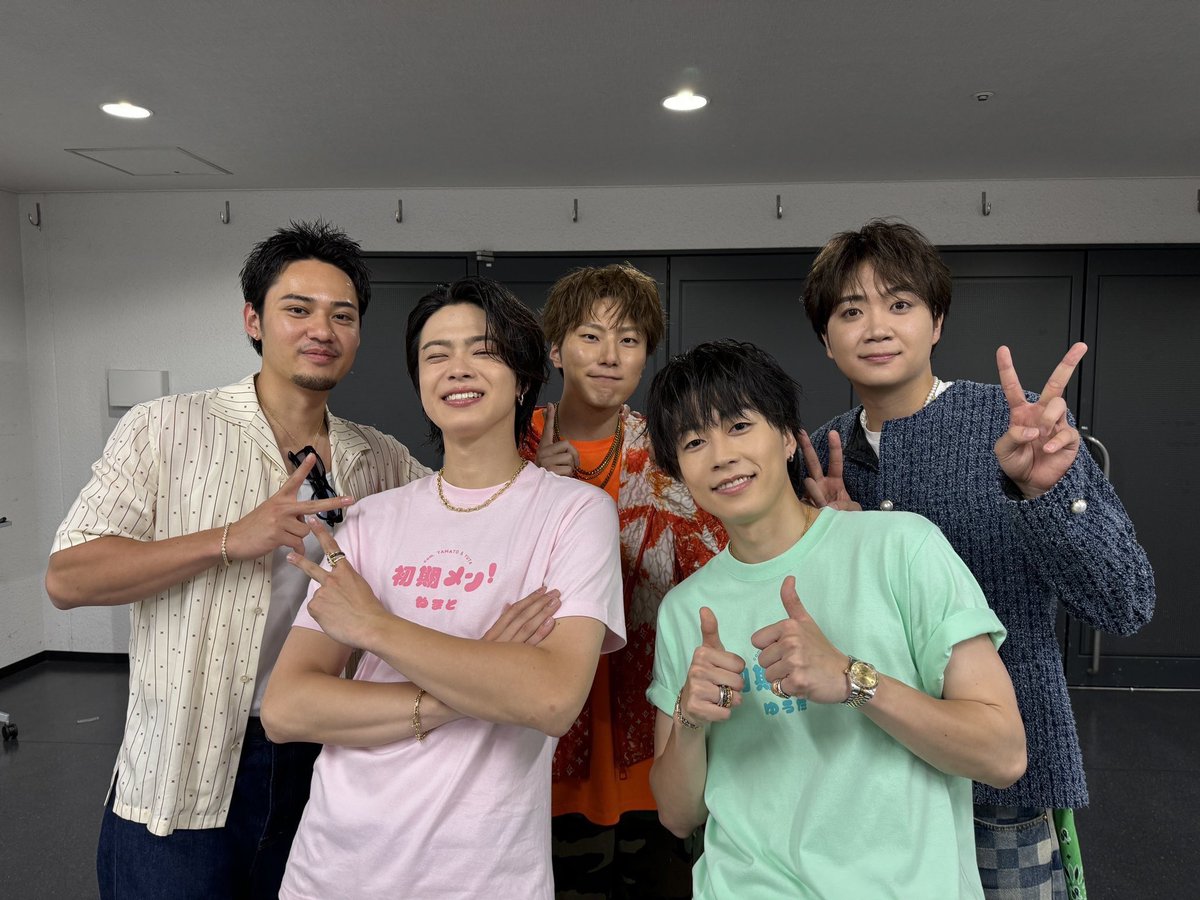 com15yta's tweet image. 笑わせても、想いをぶつけても、緊張で話せなくても、泣いても どれでもいいから目は離さないでね♥️ 

#コムドット #お渡し会福岡  #BESIDE