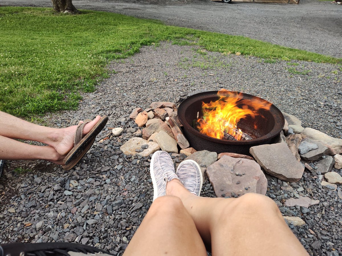 Our first campfire 🔥 of the year
Very relaxing!