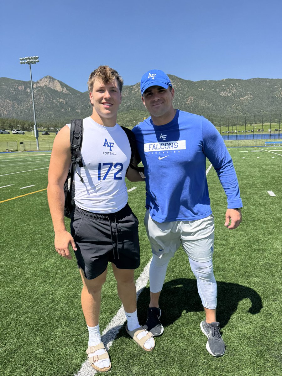 Nick_Booker7's tweet image. Had a great time at Air Force!
@RecruitEMHS_FB @kyle_mccomb @Edavison85 @Coachjmerideth