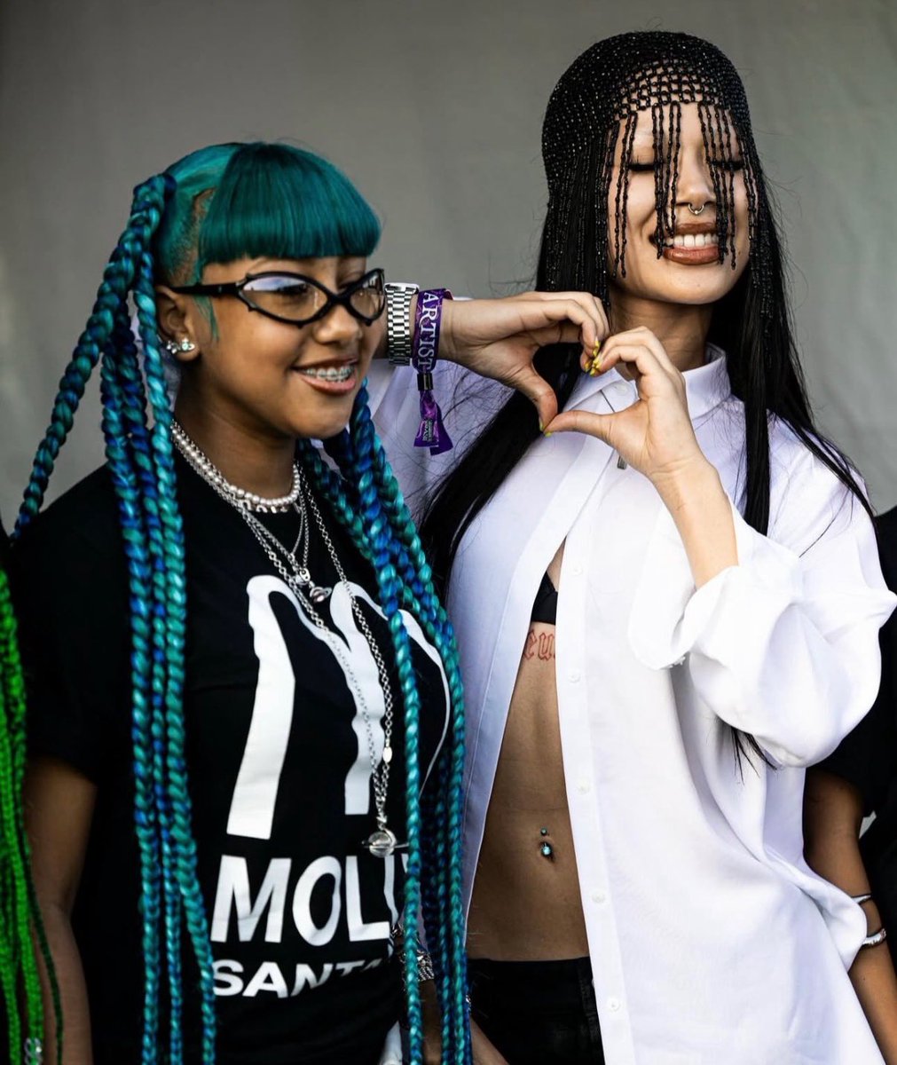 KmaFr_'s tweet image. molly santana and che with north west at summer smash, most random collab of all time ☠️☠️