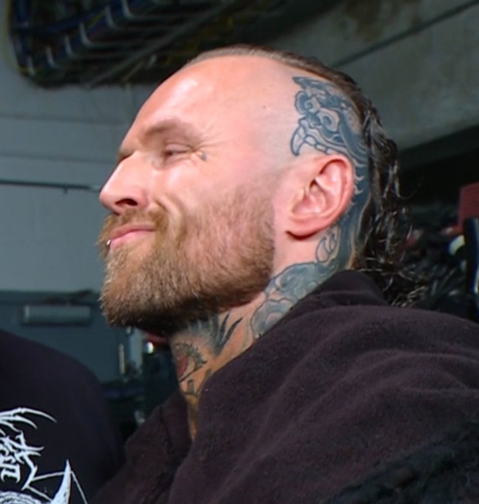 Hey @zelinavegawwe can you please tell your man his tattoo is SICK
Thank you 💜