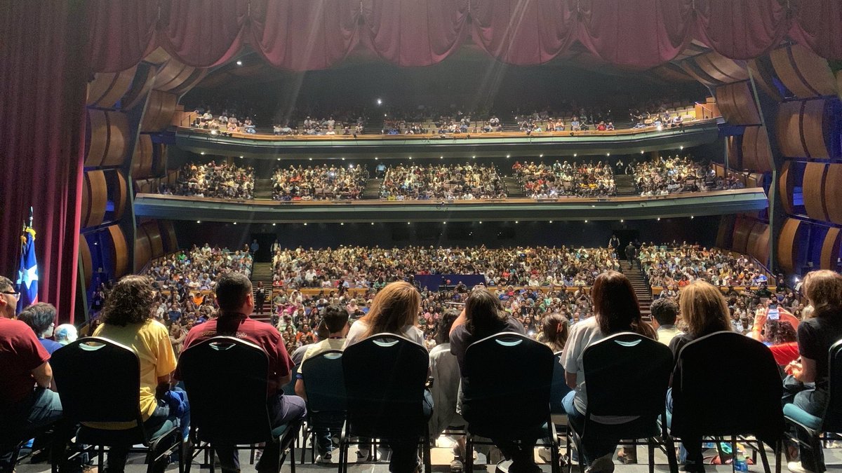 jeremyslevin's tweet image. Bernie Sanders is talking to 1,600 people in McAllen, TX tonight on the first stop of his swing through the South targeting Republican-held districts.