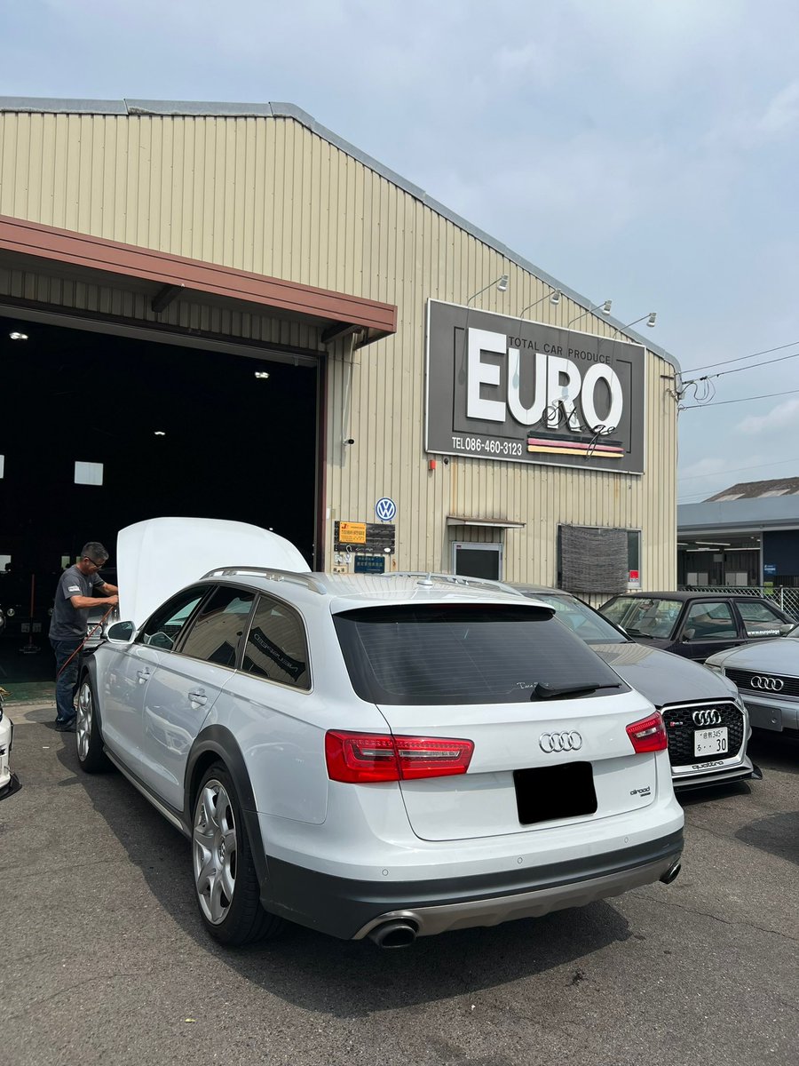 EUROStageTsune's tweet photo. 本日も営業開始してます😊
まずはA6allroadのオイル交換からスタート‼︎
allroadにベントレーホイールが最高にかっこいい😍
オーナー様のセンスが光るカスタムですね‼︎
#EUROStage #VW #Audi #A6 #allroad #岡山県 #倉敷市 https://t.co/16BLf5sgYp