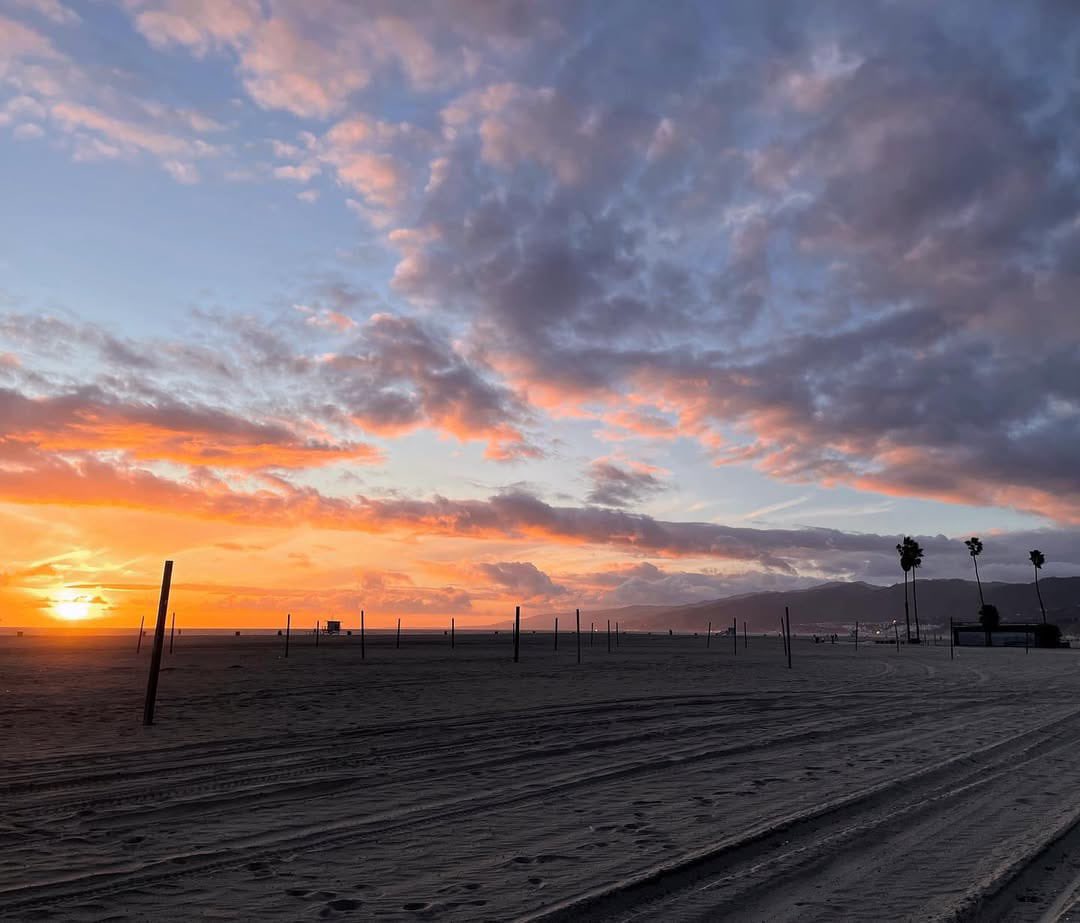 goddesslaurag's tweet photo. Mini Californication Photo Dump 🌴🏞️🏛️🌅🌮 https://t.co/dfgdXVPDsl