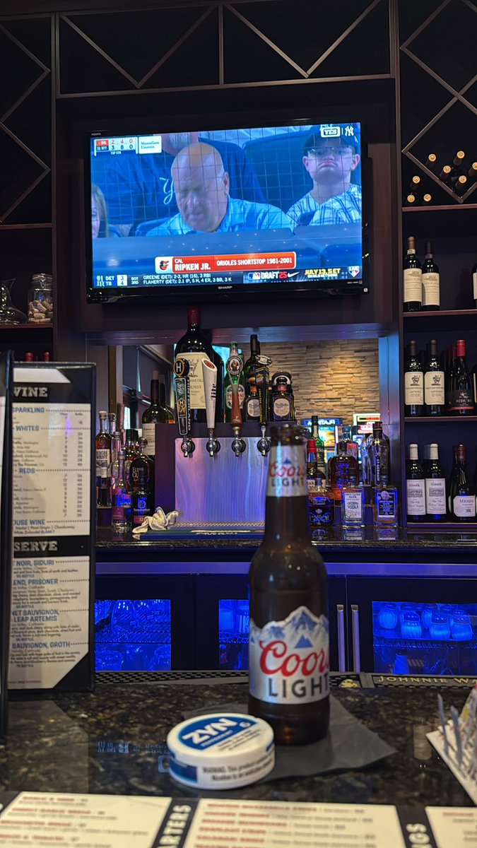 stanthemanweeks's tweet photo. This beer is for Cal Ripken and me shooting under 50 on the back nine #howaboutit https://t.co/DO6tEf2xbc
