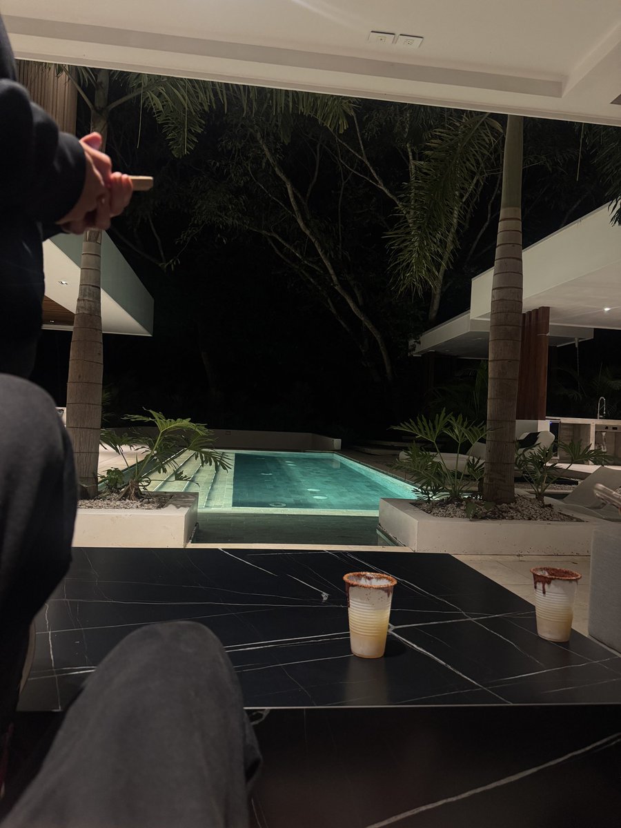 kylegeeofficial's tweet photo. Costa Rica with my loved ones 🌍✈️🍾 https://t.co/NY956oX2ZY