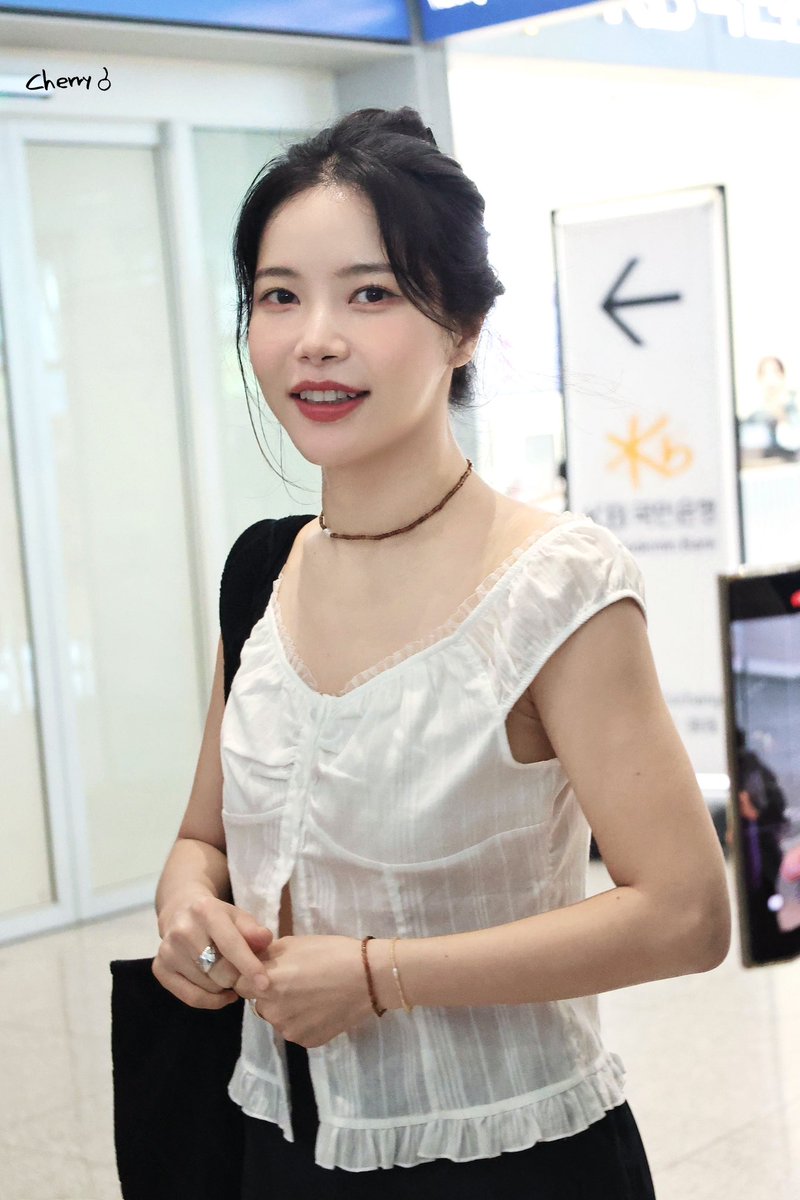Cherry_ry0115's tweet photo. 250621
ICN▶️TPE

🤍𐙚 𓏵𓏵𓏵𓏵𐙚🤍

#솔라 #Solar
#마마무 #MAMAMOO https://t.co/LGpznOvBk3