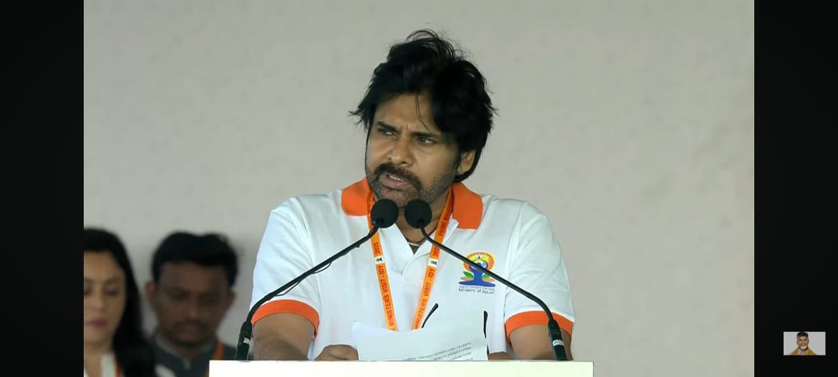 Deputy CM @pawankalyan at YOGAANDHRA PROGRAM 🙌🏻

#InternationalYogaDay #Yoga