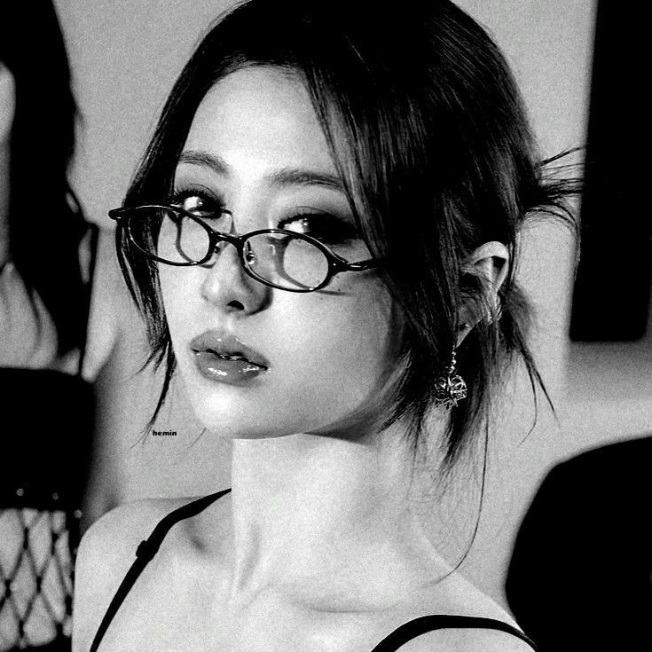 kyklolo28's tweet image. ¿Estás listo para cuestionar TODO lo que crees del K-pop?

El K-pop no está muriendo, tú solo creciste.Aquí van 20 verdades que nadie quiere admitir (pero que necesitas leer).#UnpopularOpinion #Kpop2025 #stantwitter #BTS #BLACKPINK #TWICE #KPOP