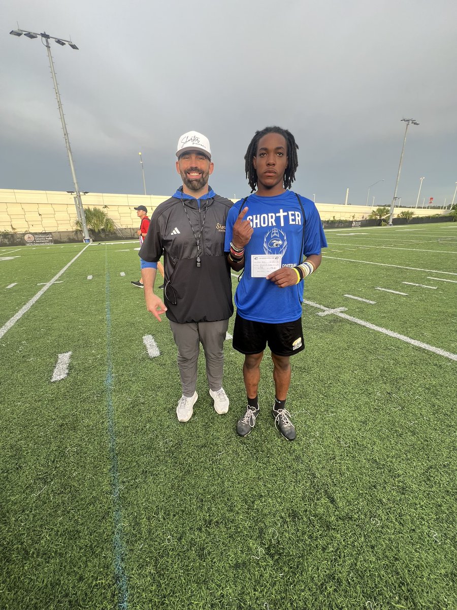 EshoiEwers's tweet image. Had a great Camp today @Shorter_FB
4.5 (40) 1v1s 8-11 WR 1–2 DB
@CoachKen17 @SFACoachMartin @CoachRoyal63 @CoachTroyTaylor @RecruitReady @PrepRedzoneFL @THEPLATFORMDR @RealNews102
@247recruiting @CoachSmith91 @_CoachWallace @CoachStevensFB @CoachDietlSU @coachmorrison58