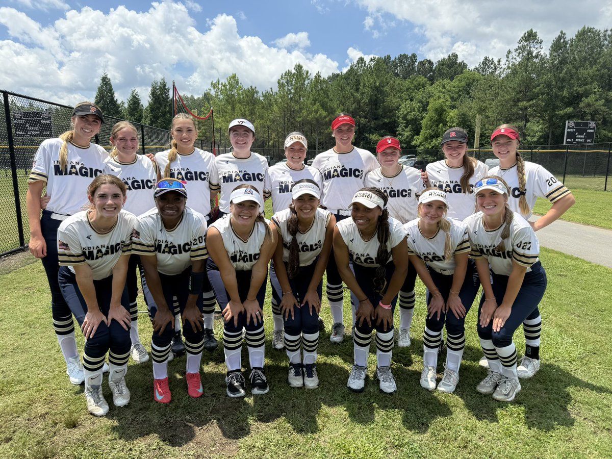IMG08BenGod's tweet photo. Softball + Chattanooga = Top25 competition & making memories.  Love this team & awesome families.  Battled thru tough competition to secure #1 seed in pool & celebrated at Champy’s - IMG tradition.  See y’all tomorrow at 4pm at Field 1 at Heritage Point Park for bracket play. @ConnectSports_ @thealliancefp @LineDsoftball @ExtraInningSB