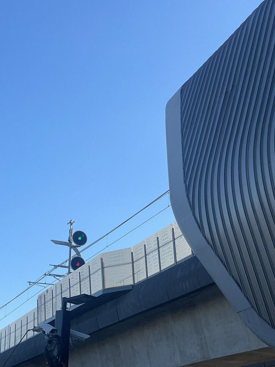 locksmith_1998's tweet image. How are they running linewide without the CBTC?