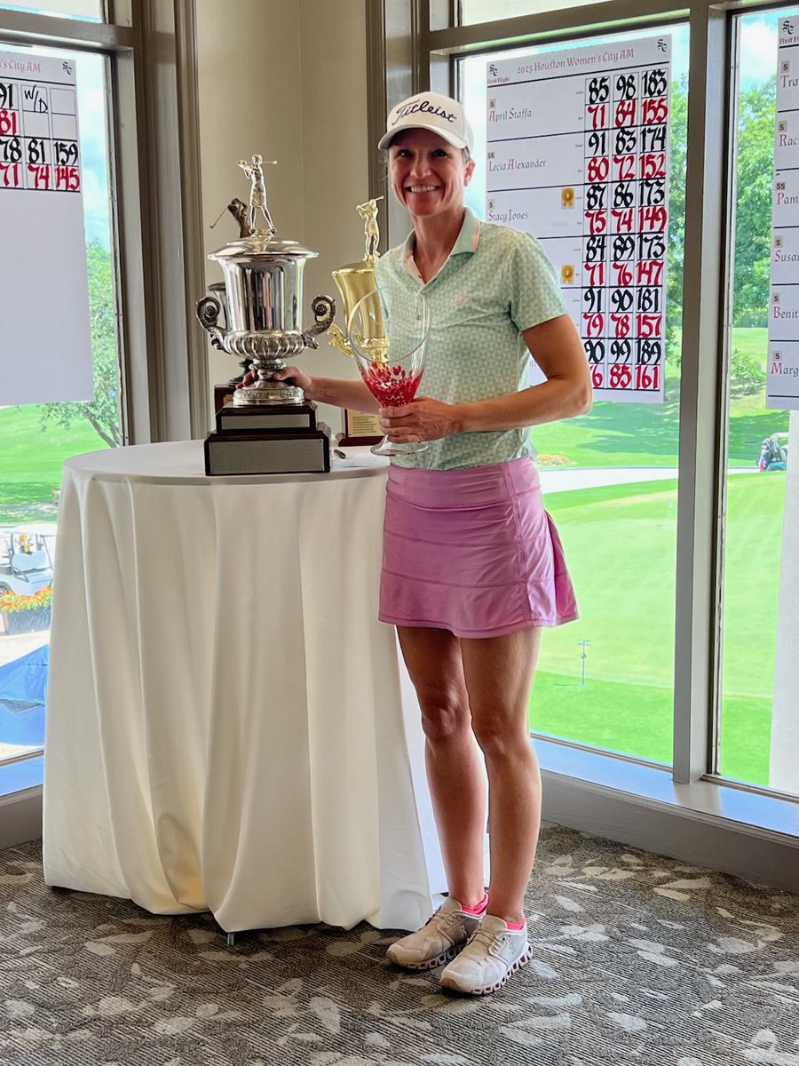 EHSSports's tweet image. Congratulations to Coach Moake for winning the HGA women’s amateur championship! She went 73/68 (career best) on day two to win by two strokes! #KnightsStandOut