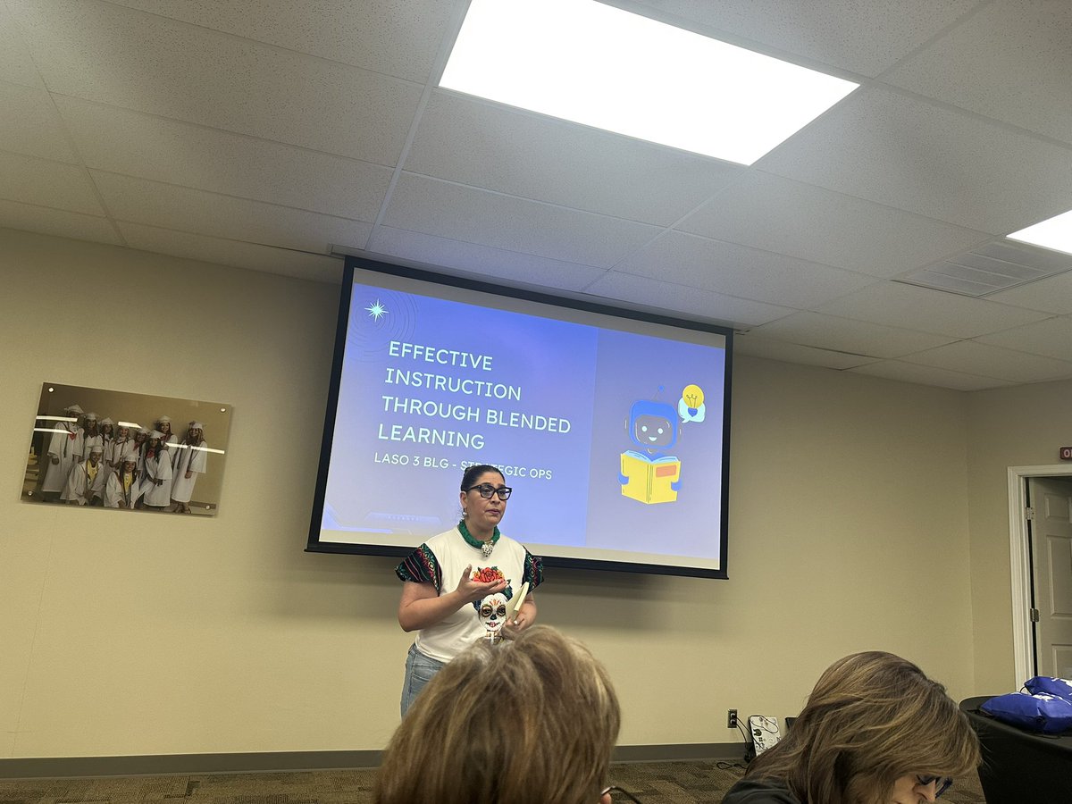 MoralesA_TISD's tweet photo. Ending the week with meaningful collaboration &amp; valuable learning experiences. Our retreat featured an excellent meal at Café Central and an engaging workshop at the La Nube STEAM Discovery Center. Thank you @rvegab_TISD @CafeCentralEP @LaNube915 #Tisdproud https://t.co/b6lzxspK12