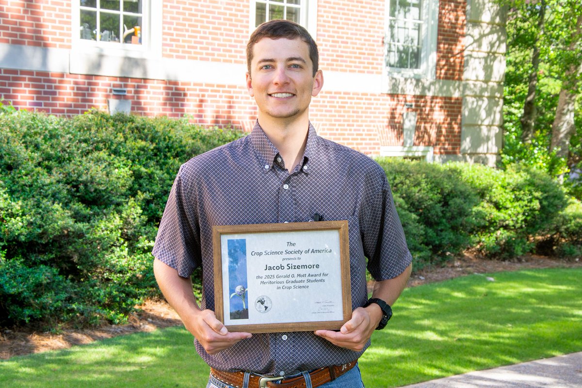Congrats to Jacob Sizemore for being awarded the G.O. Mott Meritorious Graduate Student Award by the <a href="/ASA_CSSA_SSSA/">Agronomy, Crop, and Soil Science Societies</a>. His hard work ethic and efforts in research, teaching and extension activities makes him well-deserving of this prestigious recognition!! <a href="/bsen_au/">Biosystems Engineering at Auburn University</a> <a href="/AuburnAg/">Auburn Agriculture</a>